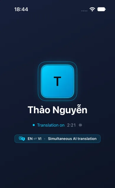Cuộc gọi trên iPhone đang bật dịch: dịch AI đồng thời Anh ⇄ Việt, cuộc gọi đã 2:21